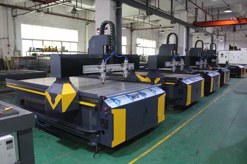 防雾PC镜片切割机定制 KK体育数控助力医护行业提高产能